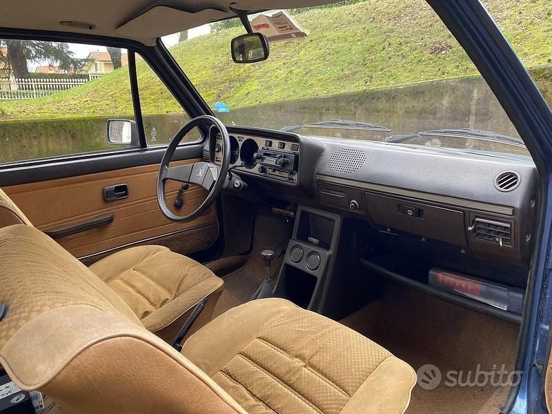 Usata VW Golf I 1980 Blu Utilitaria