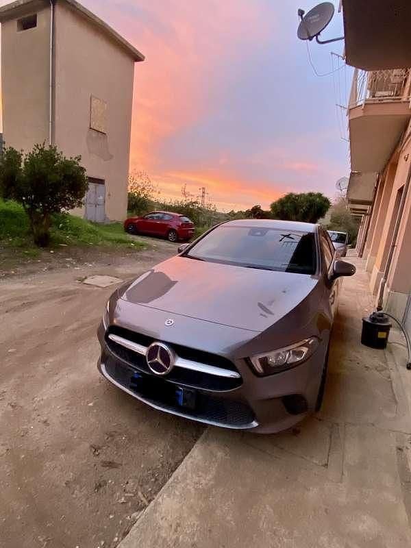 Begagnad Mercedes 180 116 HK (85 kW) 2019 Grå Sedan