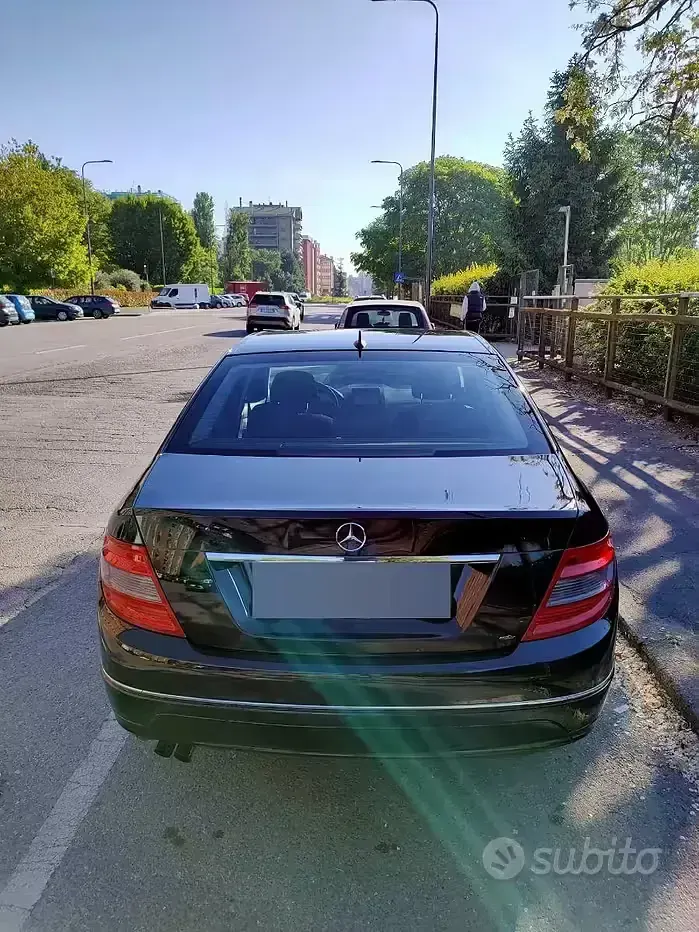Usata Mercedes C180 Avantgarde 156 CV (114 kW) 2009 Nero Berlina