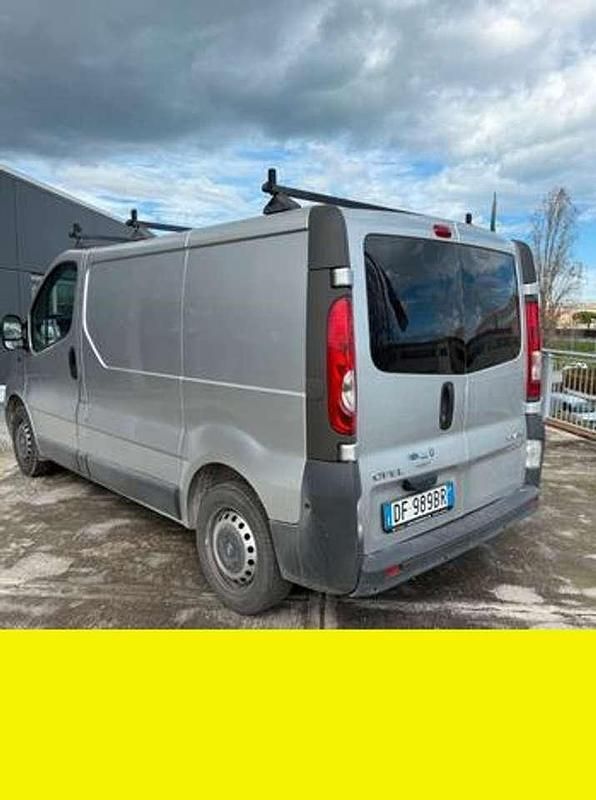 Usata Opel Vivaro 90 CV (66 kW) 2007 Grigio Monovolume