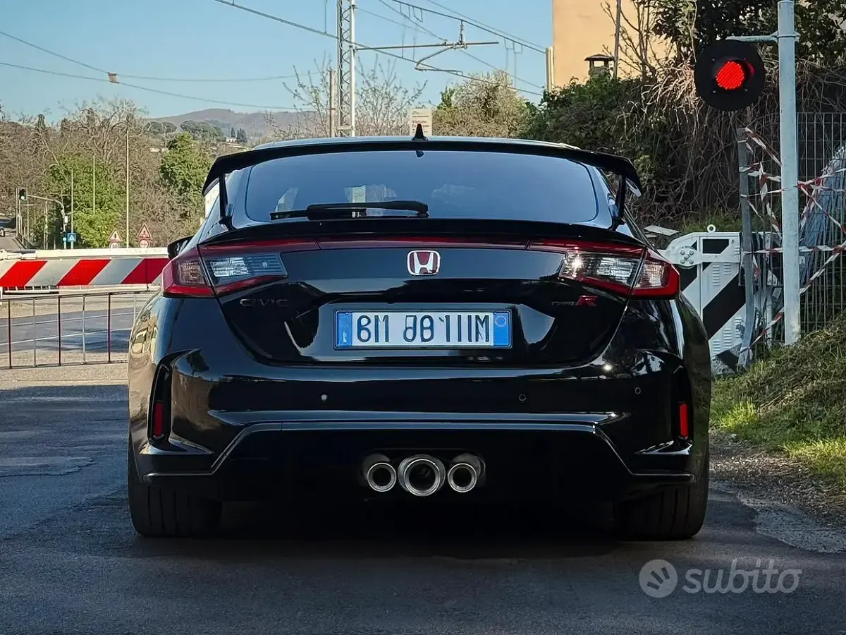 Usata Honda Civic Type R 329 CV (241 kW) 2023 Nero Berlina