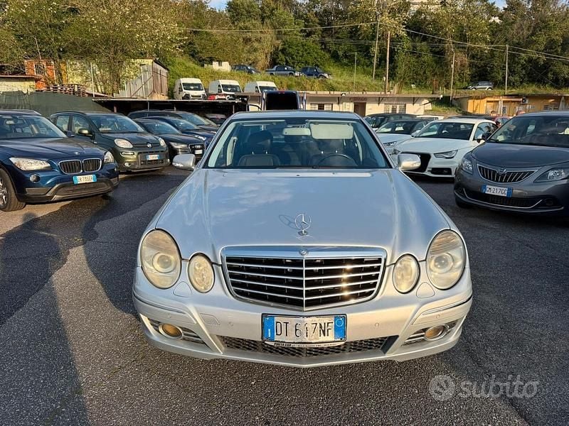 Usata Mercedes E320 Avantgarde 224 CV (164 kW) 2008 Grigio Berlina