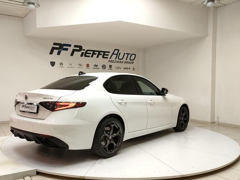 Usata Alfa Romeo Giulia 211 CV (155 kW) 2024 Bianco Berlina