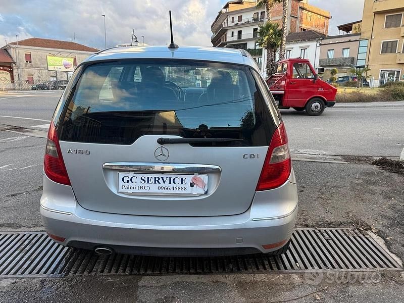 Usata Mercedes A180 Avantgarde 109 CV (80 kW) 2010 Grigio Berlina