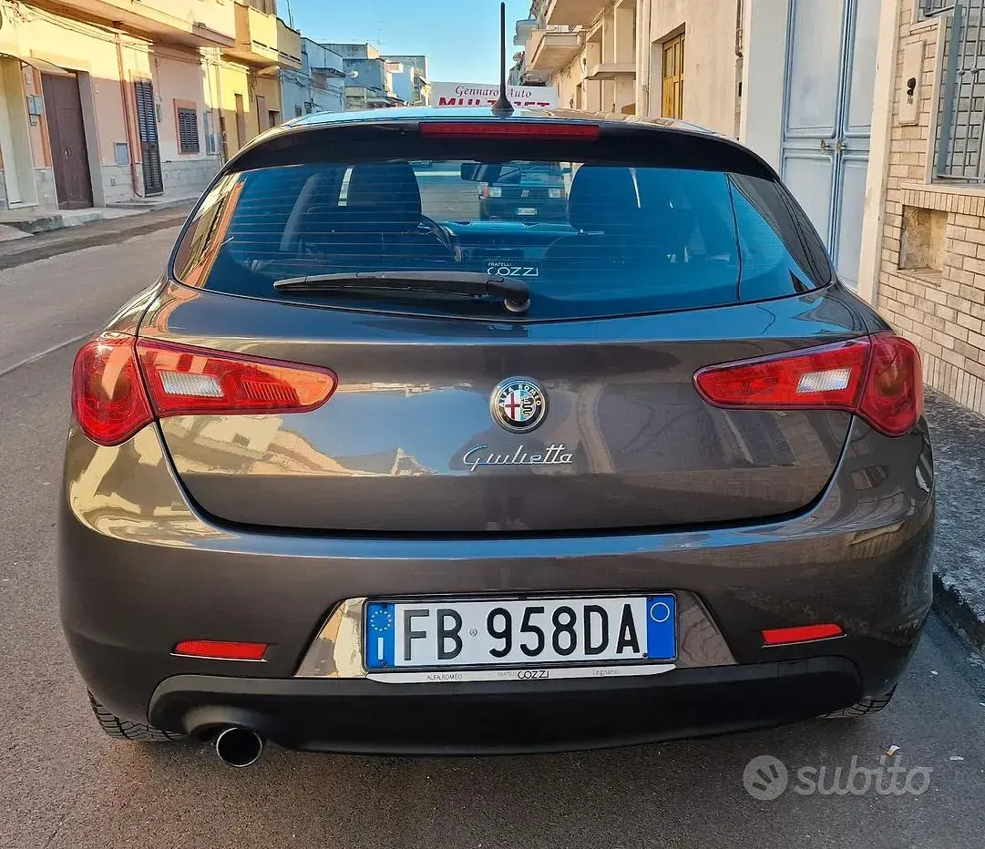 Usata Alfa Romeo Giulietta 120 CV (88 kW) 2015 Grigio Utilitaria