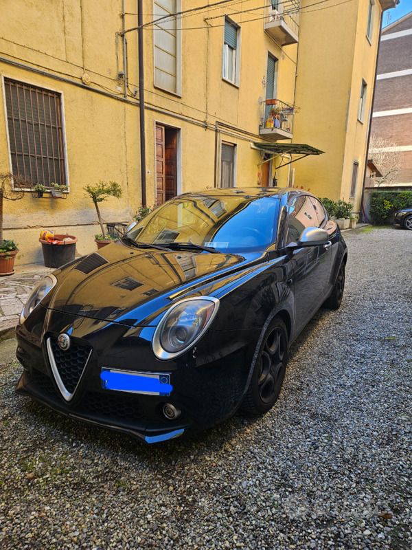Nero Usata 2016 Alfa Romeo MiTo Due volumi | 11.000 € (Buon prezzo) - Immagine 1/4