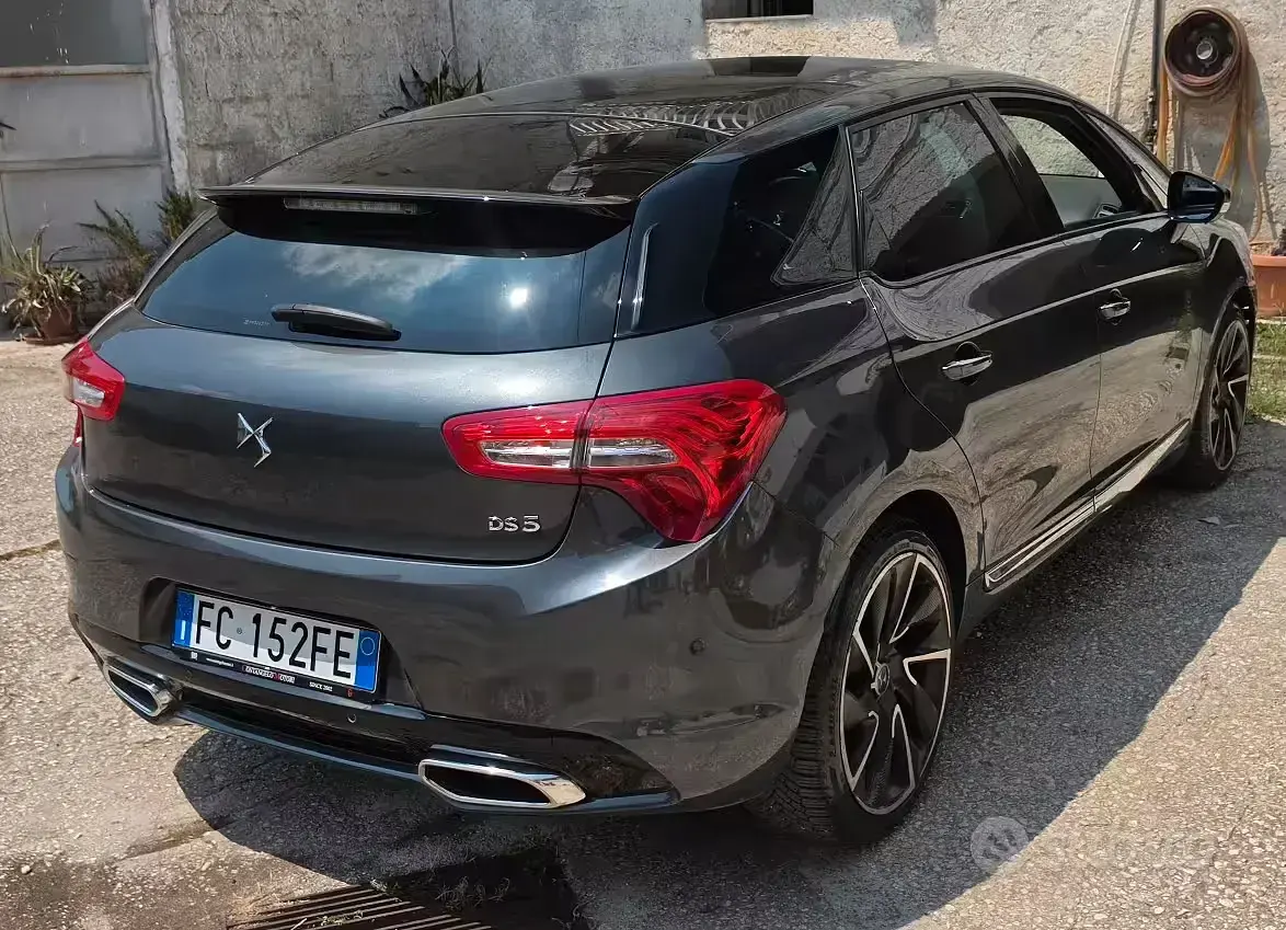 Usata DS Automobiles DS5 Sport Chic 181 CV (133 kW) 2015 Grigio Utilitaria