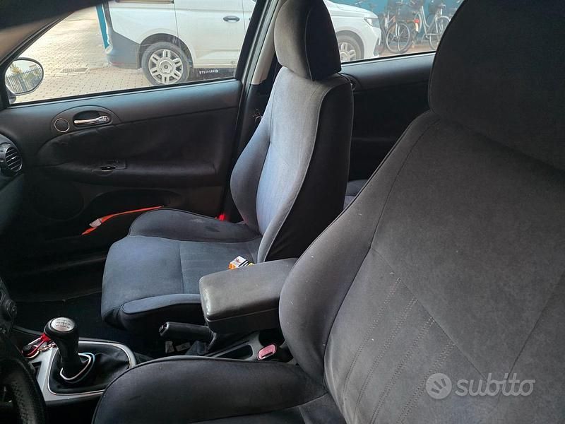 Usata Alfa Romeo 147 120 CV (88 kW) 2007 Grigio Utilitaria