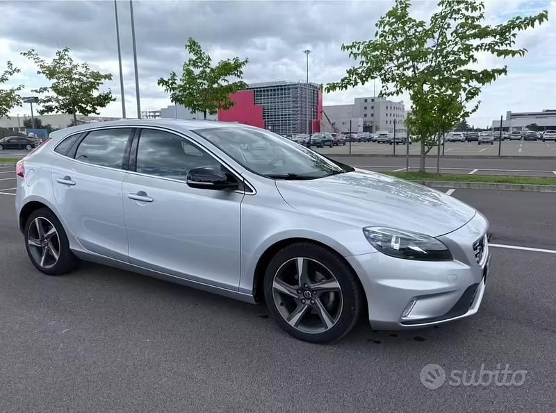Usata Volvo V40 R-Design 114 CV (83 kW) 2014 Grigio Berlina