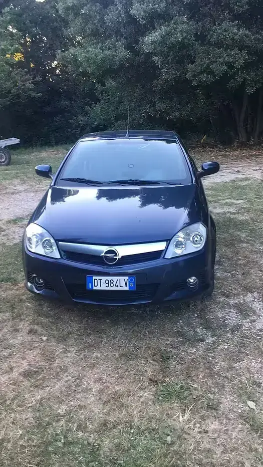 Usata Opel Tigra 90 CV (66 kW) 2008 Bluazzurro Cabrio