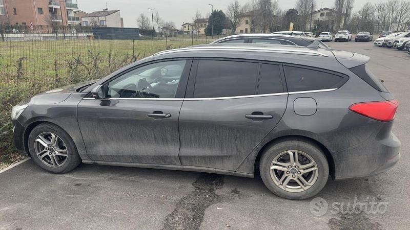 Usata Ford Focus Business Edition 120 CV (88 kW) 2019 Grigio scuro metallizzato Station wagon