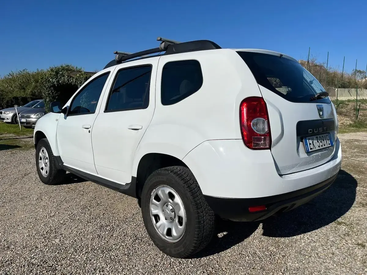 Usata Dacia Duster Lauréate 90 CV (66 kW) 2012 Bianco Station wagon