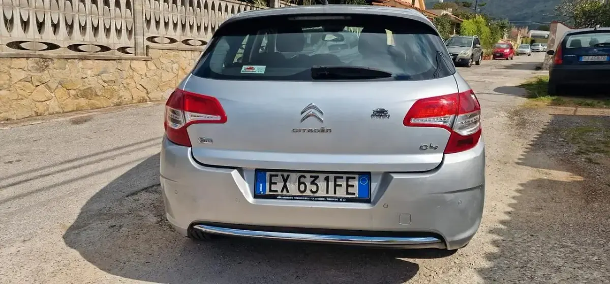 Begagnad Citroën C4 Exclusive 114 HK (83 kW) 2014 Silver Sedan
