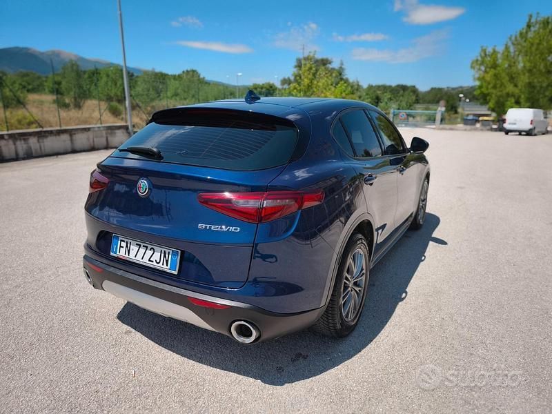 Usata Alfa Romeo Stelvio 179 CV (131 kW) 2018 Blu SUV