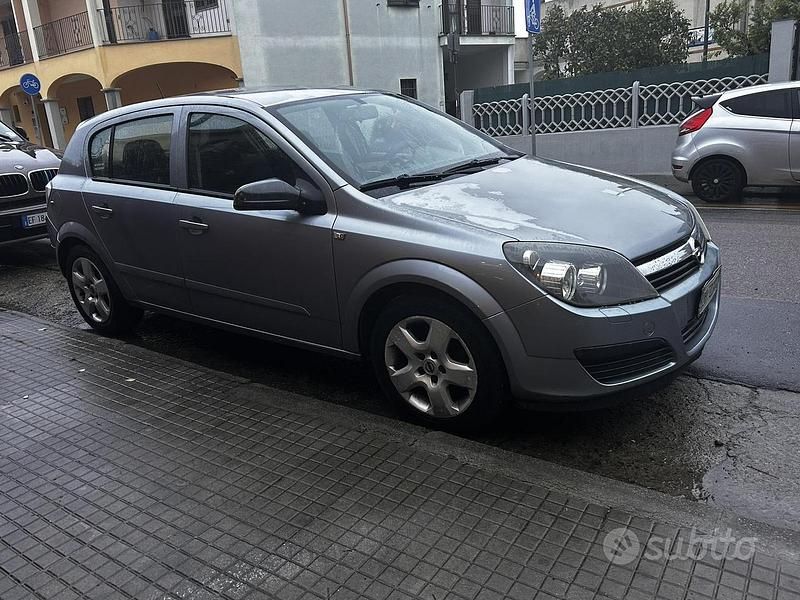 Usata Opel Astra 90 CV (66 kW) 2007 Berlina