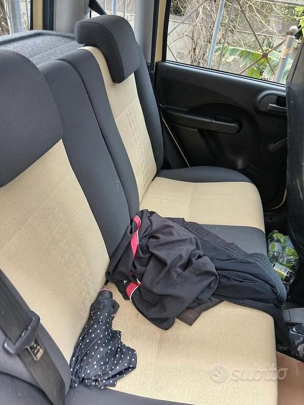 Usata Fiat Panda 77 CV (56 kW) 2010 Giallo Utilitaria