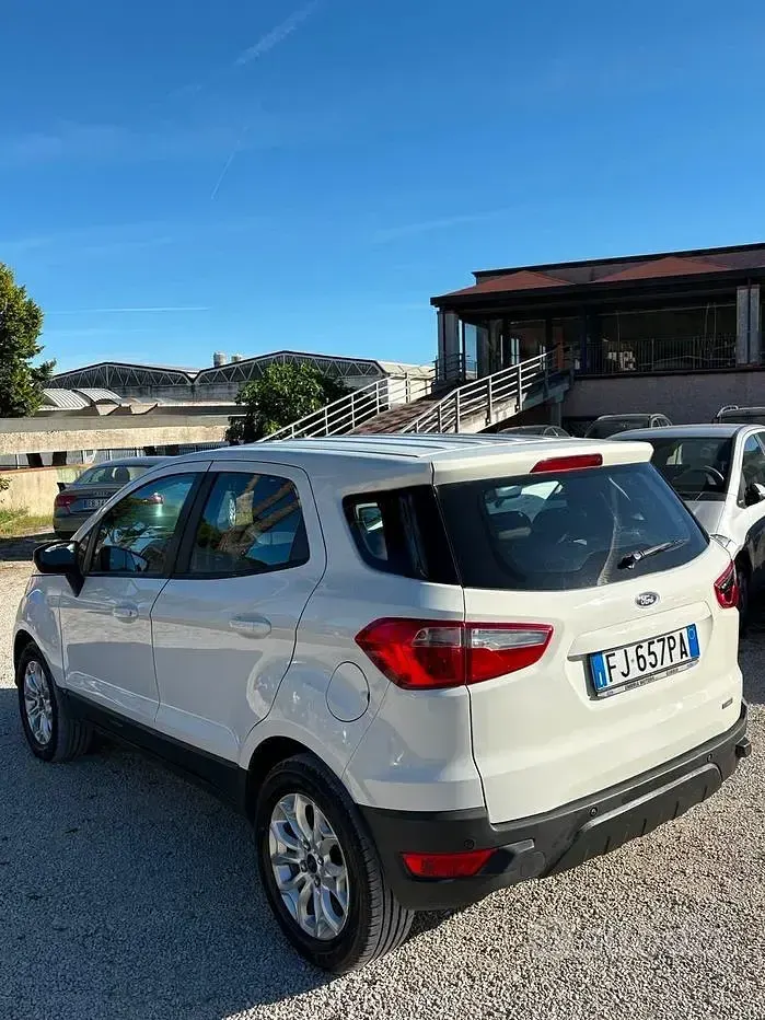 Usata Ford Ecosport 125 CV (91 kW) 2017 Bianco SUV