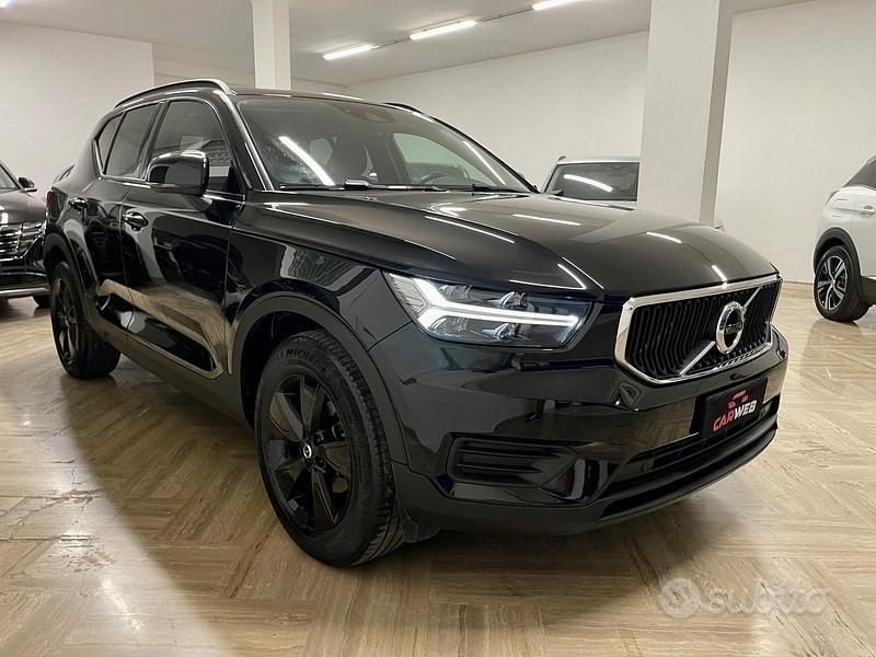 Usata Volvo XC40 Momentum 150 CV (110 kW) 2020 Nero SUV