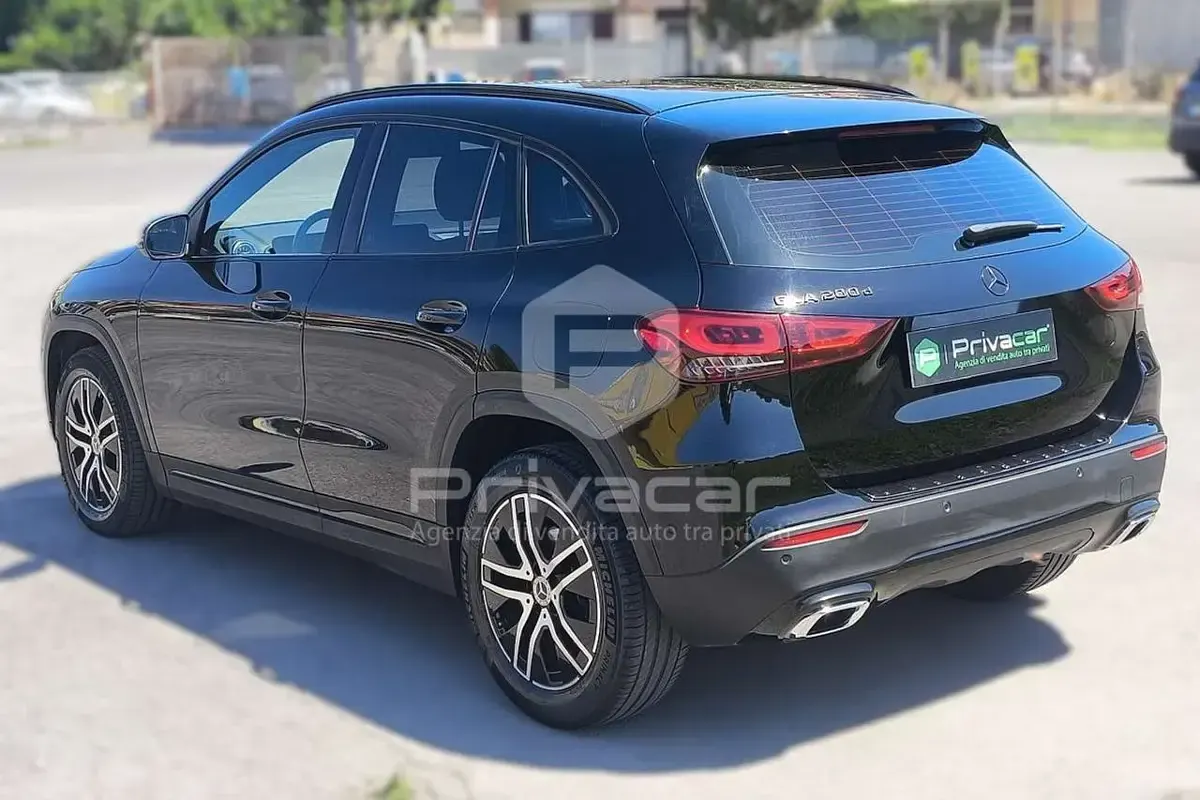 Usata Mercedes GLA200 150 CV (110 kW) 2020 Nero SUV