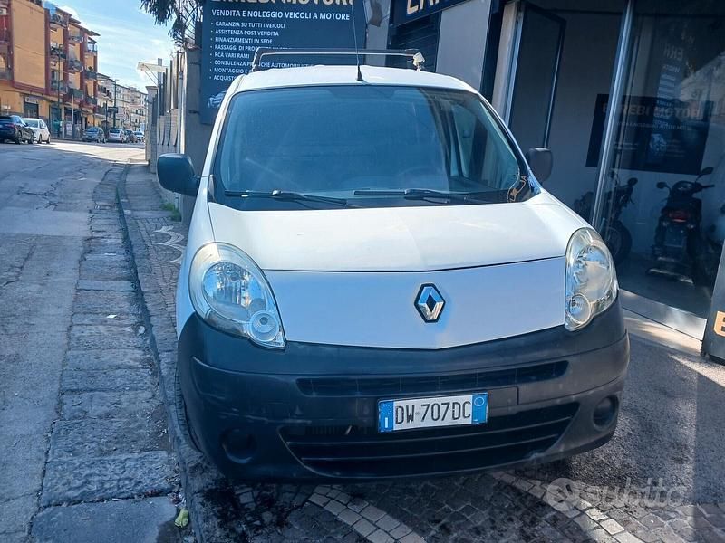 Usata Renault Kangoo Dynamique 105 CV (77 kW) 2010 Bianco Berlina