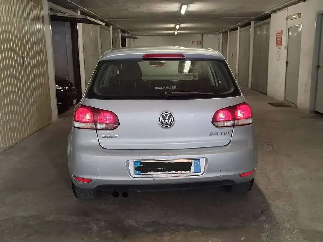 Usado VW Golf VI Highline 140 CV (102 kW) 2010 Plateado Utilitario
