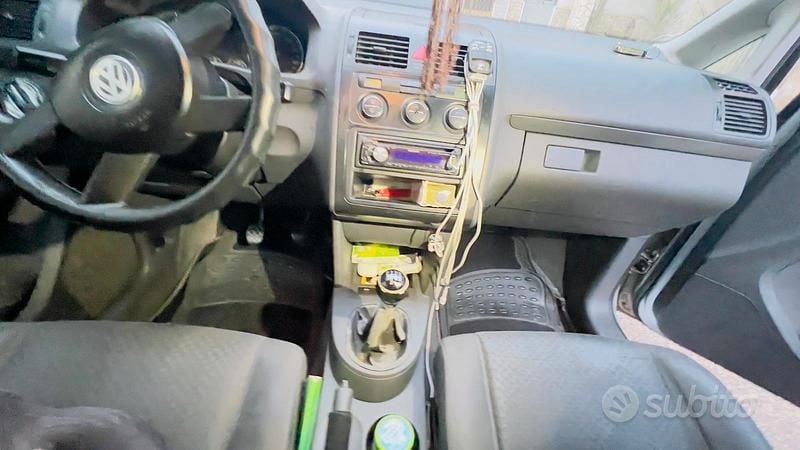 Usata VW Touran 2005 Grigio Monovolume