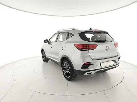 Usata MG ZS Luxury 106 CV (77 kW) 2024 Argento SUV