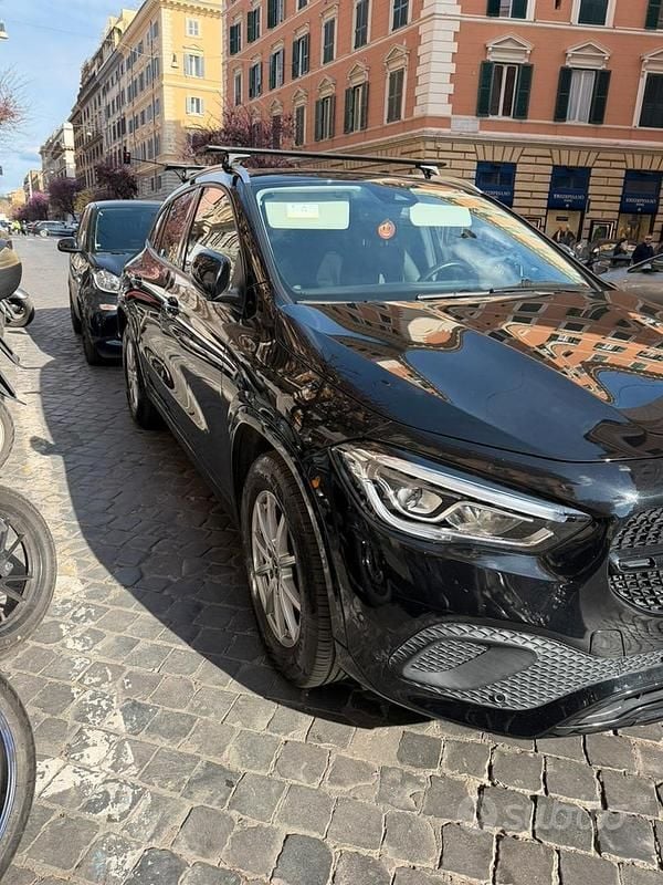 Usata Mercedes GLA180 116 CV (85 kW) 2020 Nero SUV