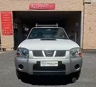 Usata Nissan Navara 190 CV (139 kW) 2010 Bianco Pick-up