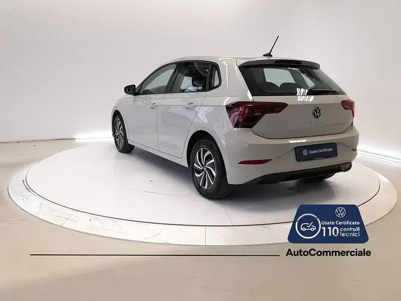 Usata VW Polo Life 95 CV (69 kW) 2023 Beige Utilitaria