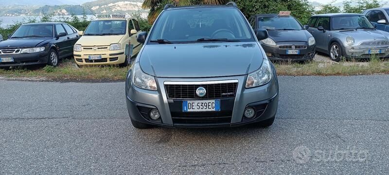 Argento Usata 2006 Fiat Sedici Dynamic SUV | 3400 € (Cara) - Immagine 1/4