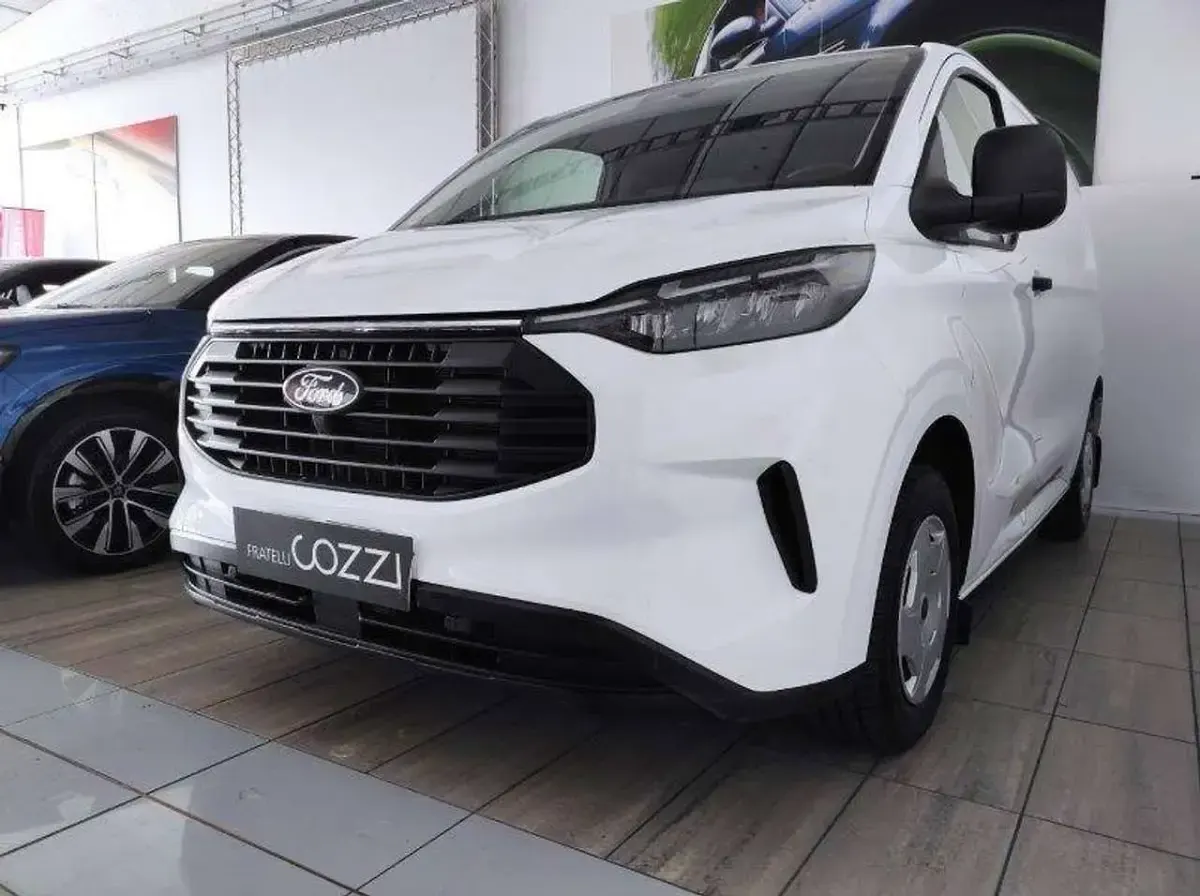 Usata Ford Transit Custom Trend 136 CV (100 kW) 2025 Bianco Furgone