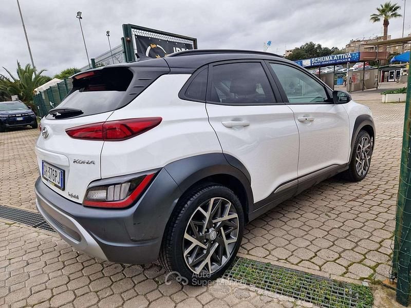 Usata Hyundai Kona 105 CV (77 kW) 2021 Bianco SUV