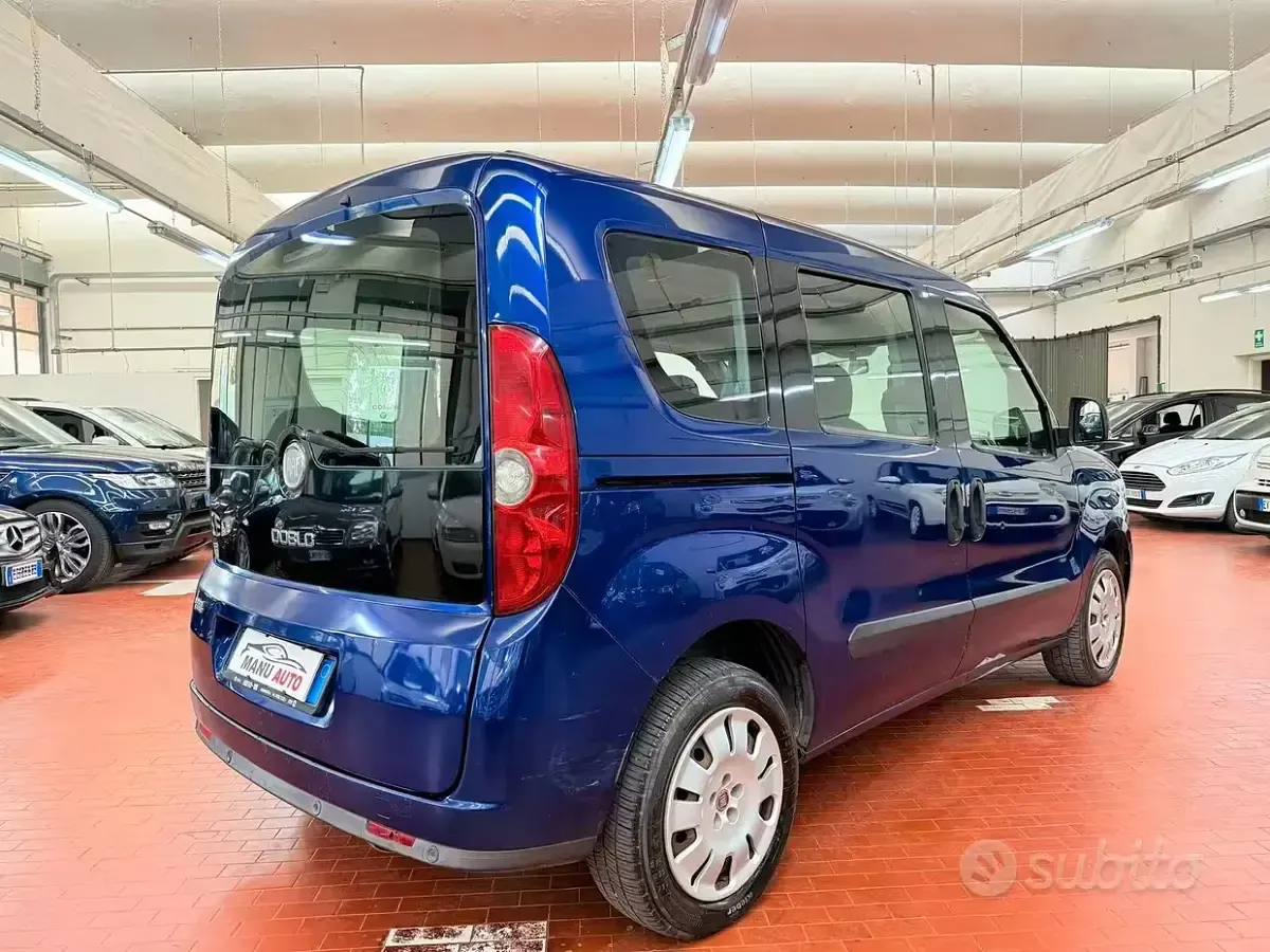 Usata Fiat Doblò Dynamic 120 CV (88 kW) 2012 Bluazzurro Monovolume