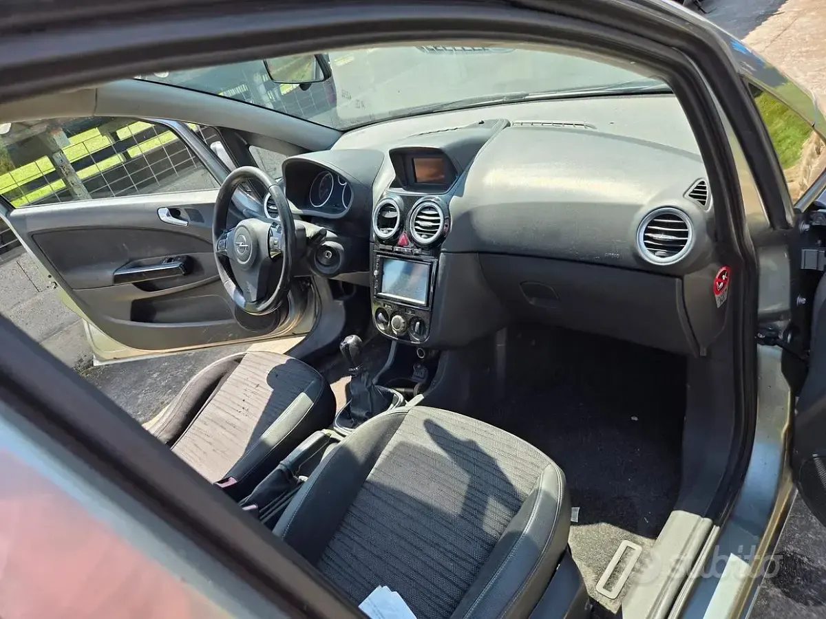 Usata Opel Corsa 85 CV (62 kW) 2014 Grigio Utilitaria