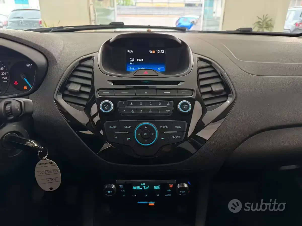 Usata Ford Ka Plus Titanium 86 CV (63 kW) 2016 Grigio Utilitaria