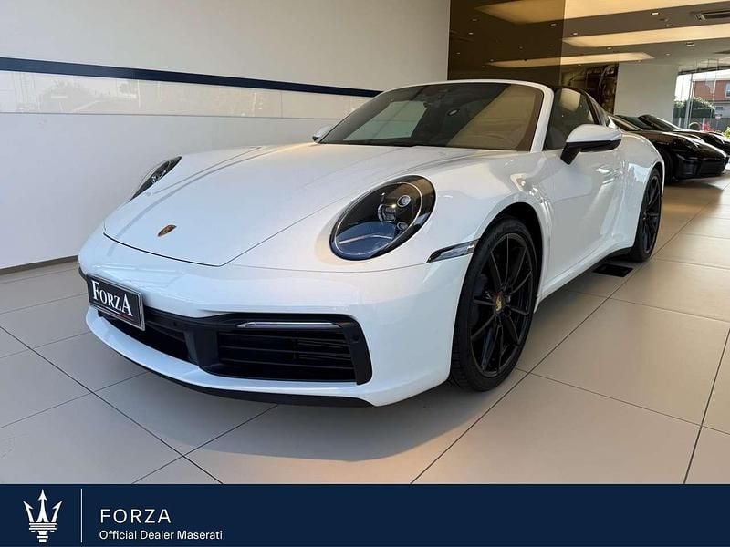 Usata Porsche 992 385 CV (283 kW) 2023 Bianco Cabrio