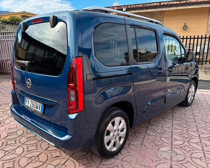 Usata Opel Combo 110 CV (80 kW) 2019 Blu Monovolume