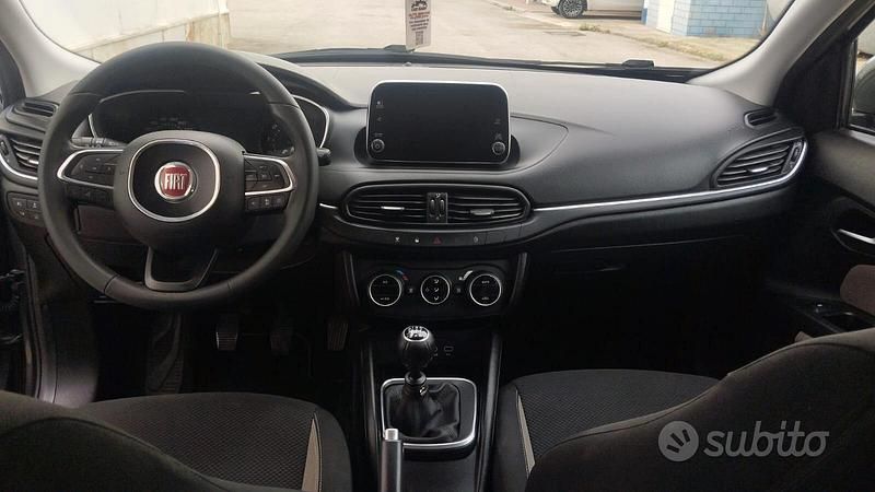 Usata Fiat Tipo Lounge 119 CV (87 kW) 2017 Grigio Station wagon