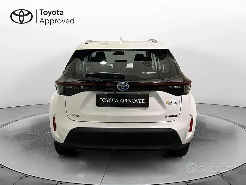 Usata Toyota Yaris Cross Active 116 CV (85 kW) 2022 Bianco SUV