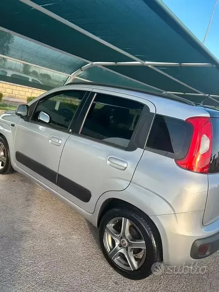 Usata Fiat Panda Lounge 75 CV (55 kW) 2014 Utilitaria