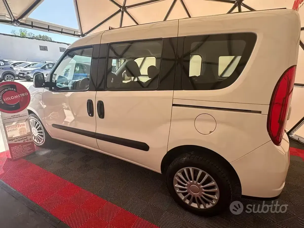 Usata Fiat Doblò Lounge 120 CV (88 kW) 2018 Bianco Monovolume