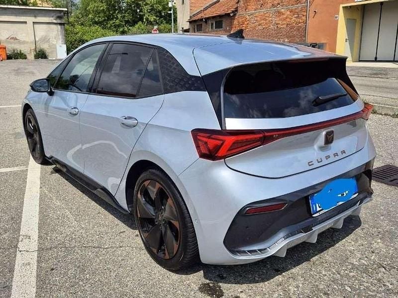 Begagnad Cupra Born e-Boost 69 kW (95 HK) 2023 Silver Halvkombi