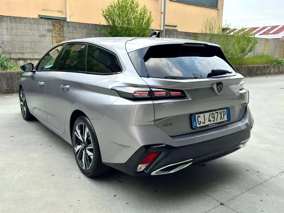 Usata Peugeot 308 SW Allure 131 CV (96 kW) 2022 Other Station wagon