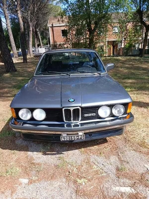 Usata BMW 320 Efficient Dynamics 125 CV (91 kW) 1982 Grigio Utilitaria