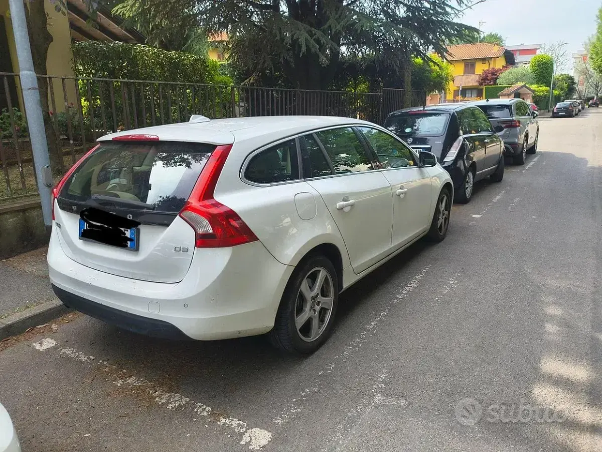 Usata Volvo V60 136 CV (100 kW) 2012 Bianco Station wagon
