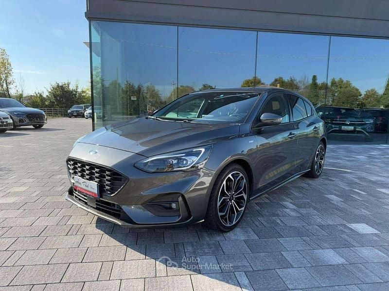 Usata Ford Focus ST-Line 120 CV (88 kW) 2021 Grigio Berlina