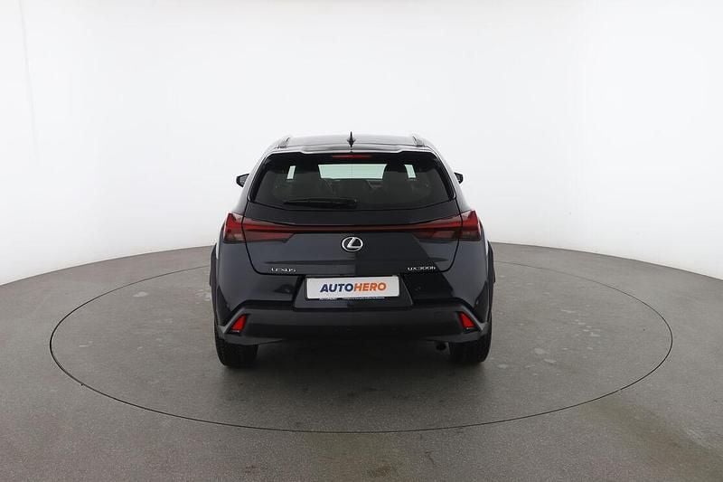 Usata Lexus UX 300h 199 CV (146 kW) 2025 Nero SUV