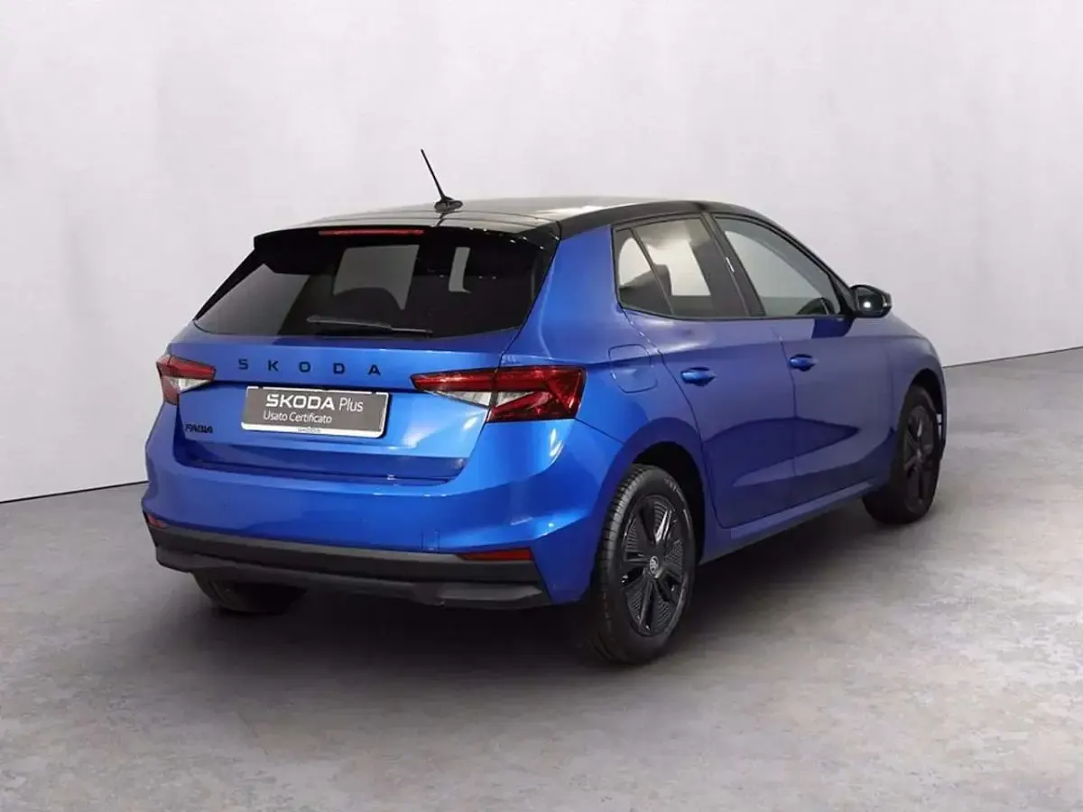 Usata Skoda Fabia 95 CV (69 kW) 2025 Blu race metallizzato nero tul Utilitaria