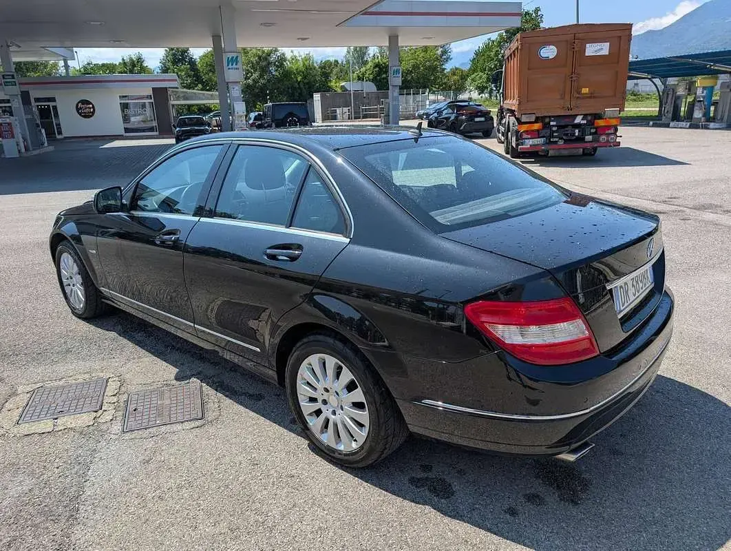 Usata Mercedes C220 Elegance 170 CV (125 kW) 2008 Nero Berlina
